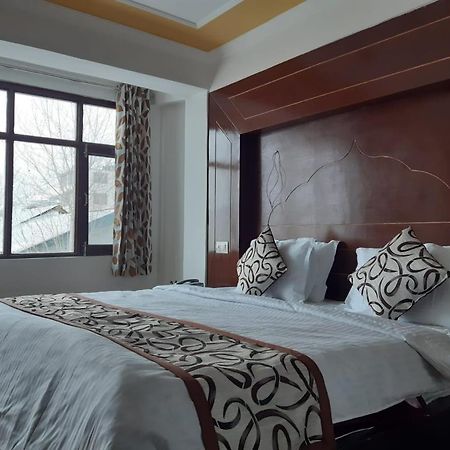 Hotel D Indian Kargil Extérieur photo