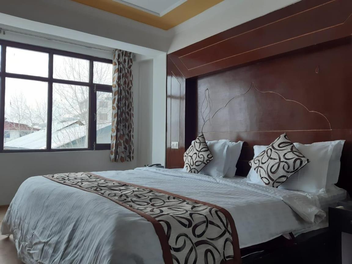 Hotel D Indian Kargil Extérieur photo
