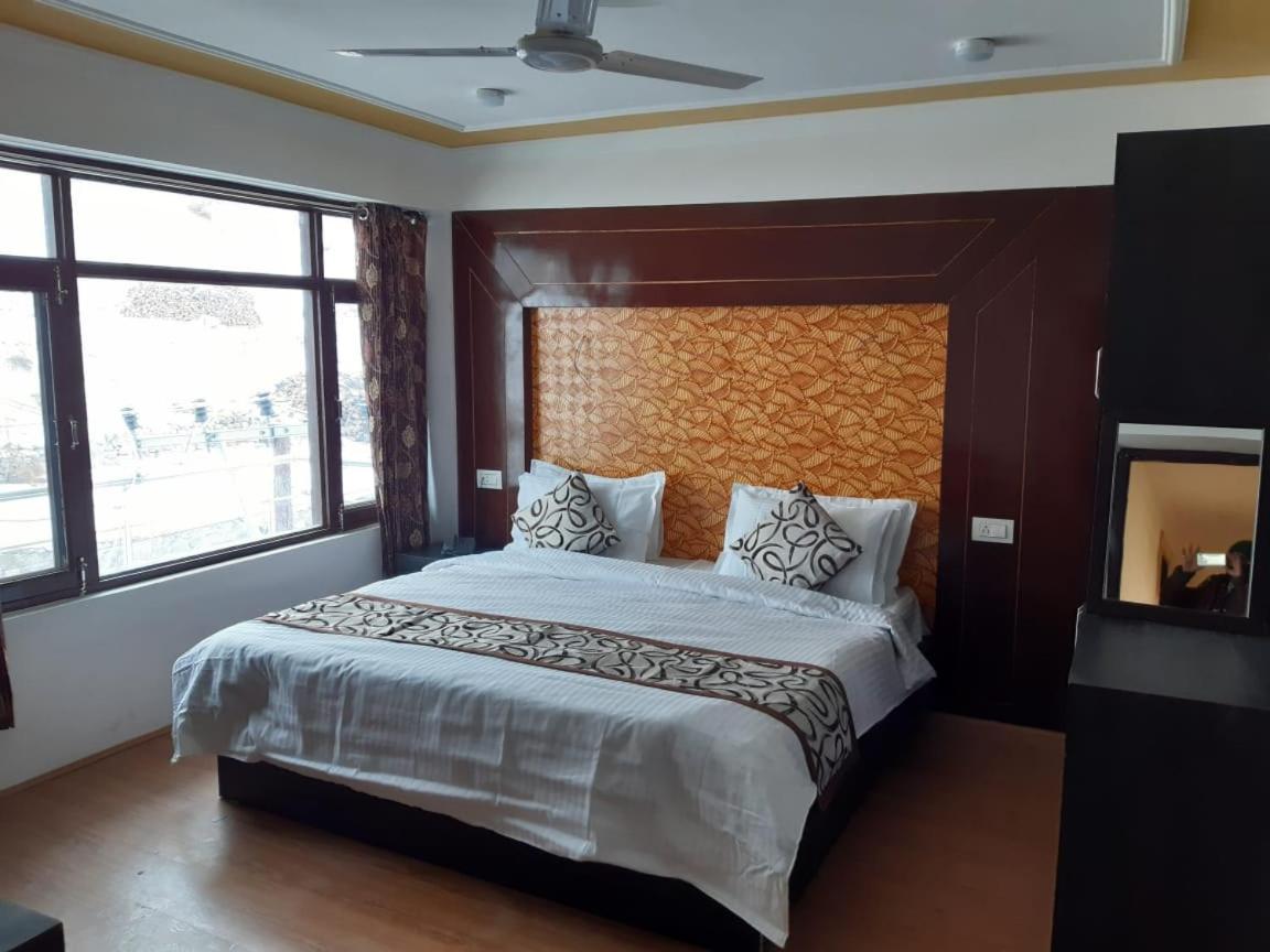 Hotel D Indian Kargil Extérieur photo