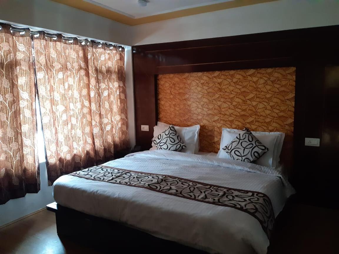 Hotel D Indian Kargil Extérieur photo